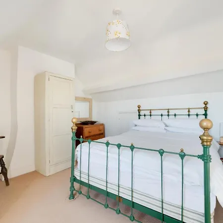 4 Bed In Whitby Oc-W001 וויטבי