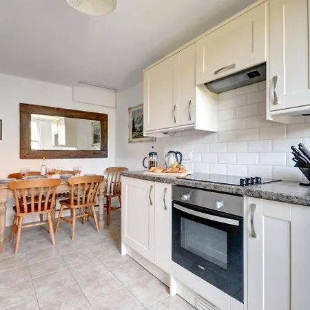 4 Bed In Oc-w001 * Whitby